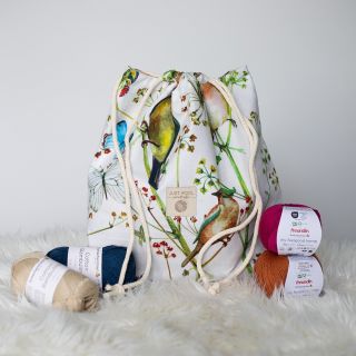 ☀️Letní várka nových projektovek je na e-shopu☀️. Naskladněno je pár tašek s uchy a spoooustu stahovacích pytlíků v nových...